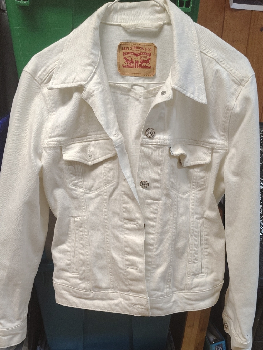 Levi's Women's White Denim Jacket - Picture 1 of 4